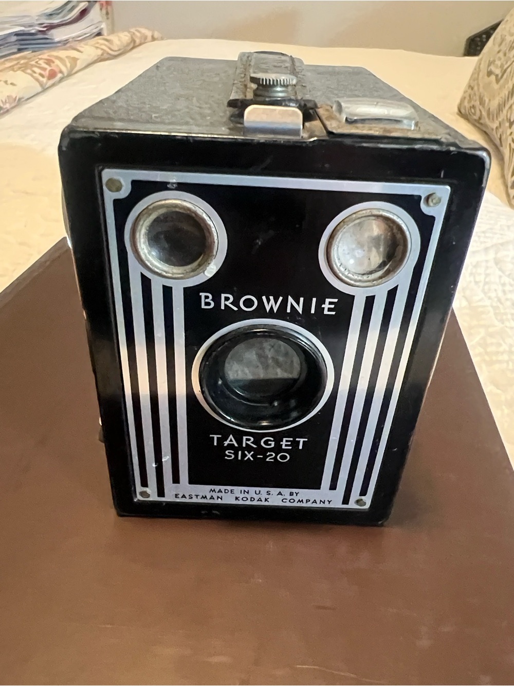 Vintage Kodak Brownie Target Six-20 Vintage Box Camera - Black - Picture 4 of 4